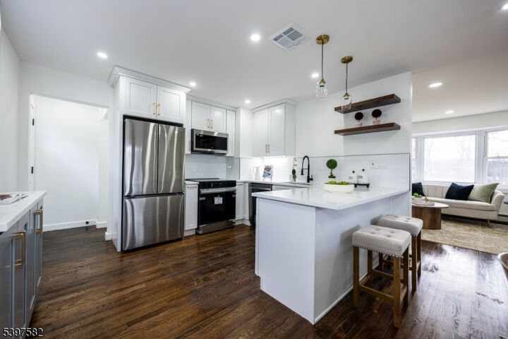 Property Photo:  4 Lloyd Ave  NJ 07874 