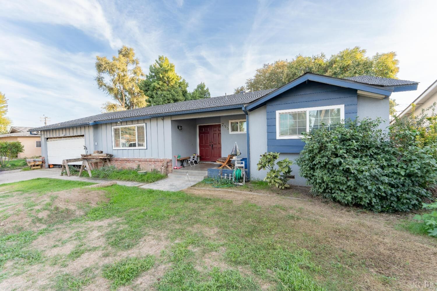 Property Photo: 735 W Cambridge Avenue CA 93277
