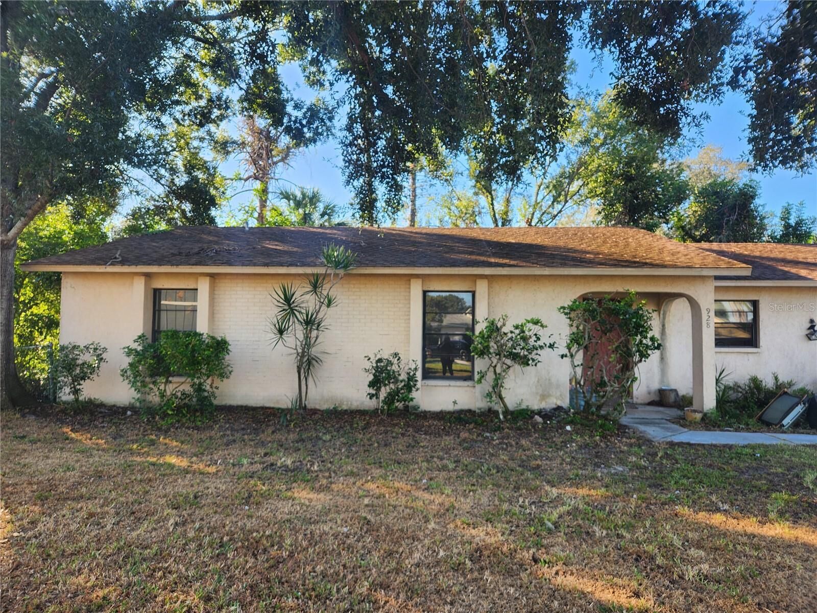 Property Photo: 928 Cypress Wood Lane FL 34243