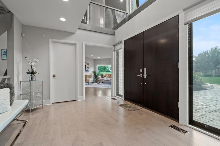 Property Photo: 1912 Midwest Club Parkway IL 60523