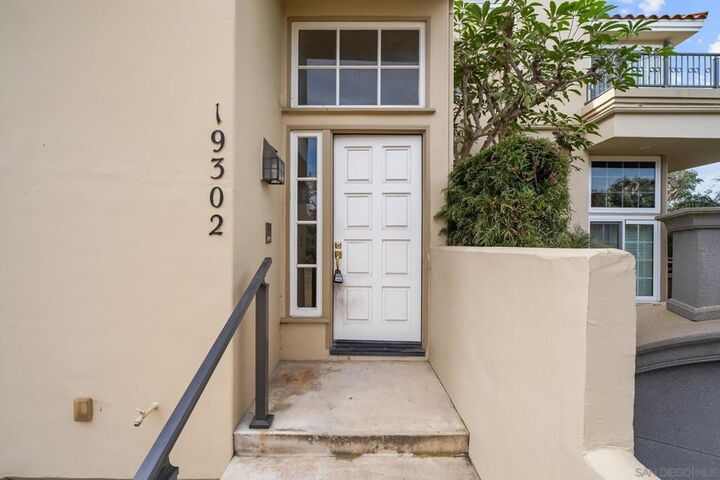 Property Photo:  19302 Sawgrass Ln  CA 92648 