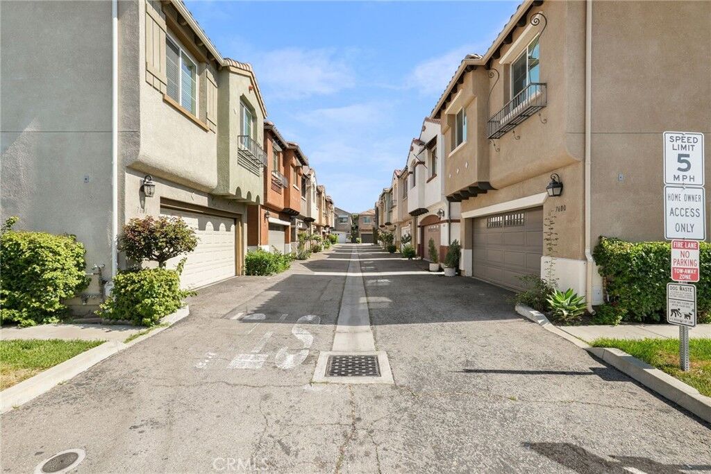Property Photo:  7600 N Courage Way  CA 91405 