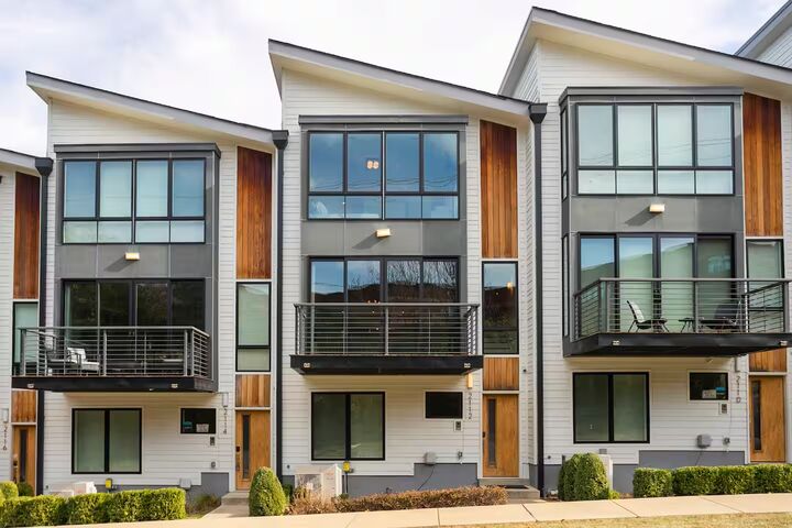 2112 9th Ave N  Nashville TN 37208 photo