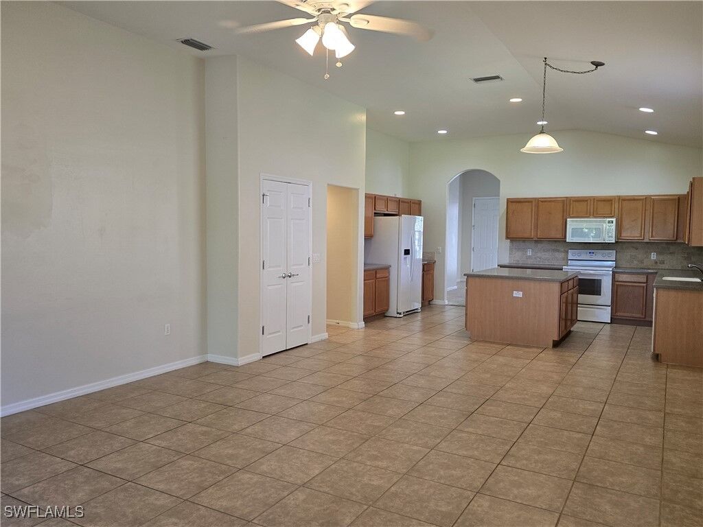 Property Photo: 2049 Fairmont Lane FL 34120