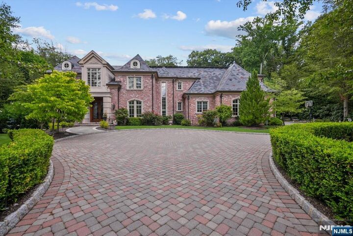 29 N Church Road  Saddle River NJ 07458 photo