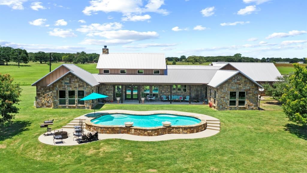 Property Photo:  210 W Bluff Lane  TX 76066 