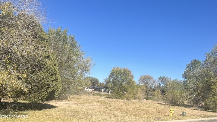 Property Photo:  420 Robin Drive  AZ 86305 