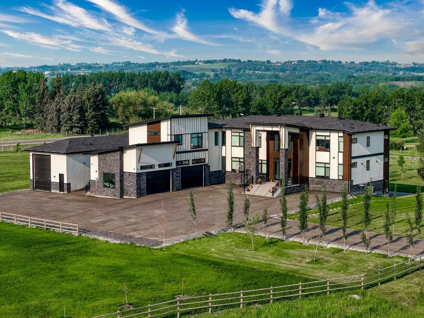 Property Photo: 48017 Harvest Lane E AB T1S 3R6