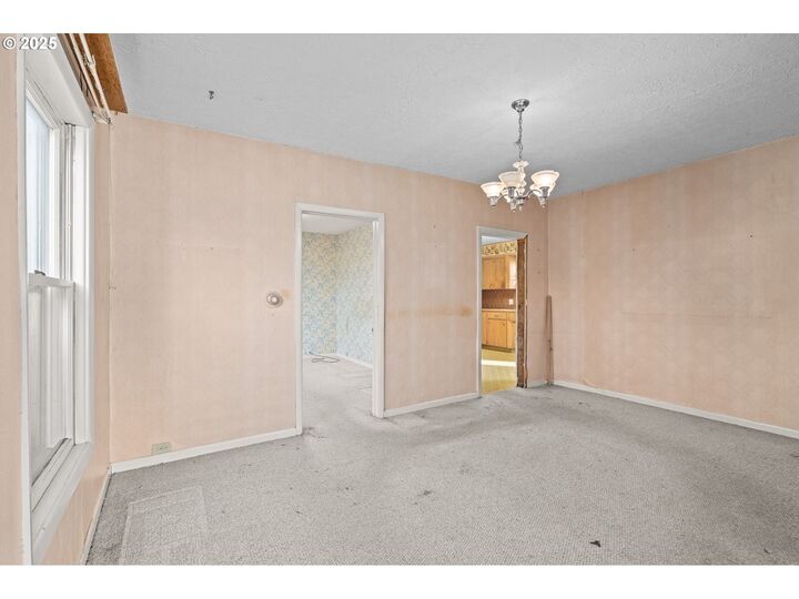 Property Photo: 6015 N Houghton St OR 97203