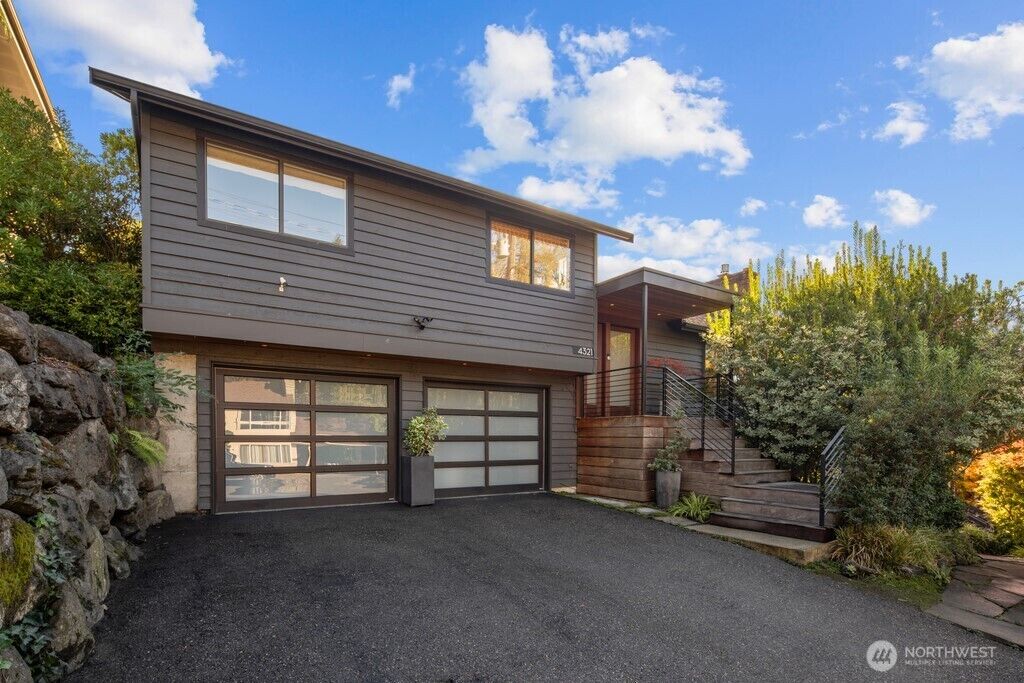 Property Photo:  4321 SW Trenton Street  WA 98136 
