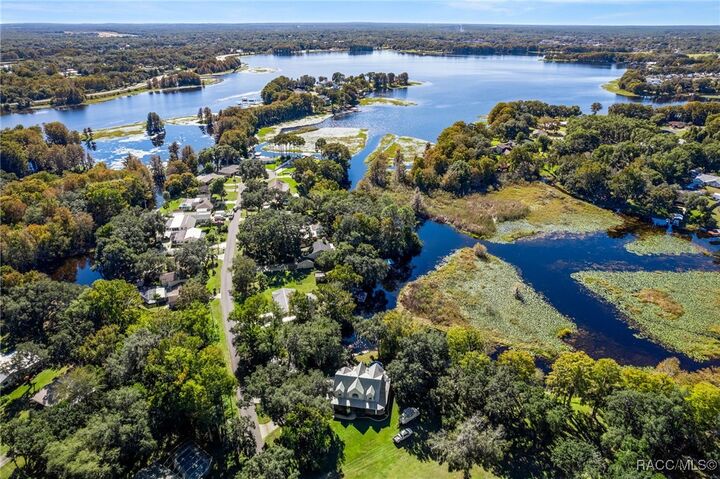 Property Photo:  1024 S Waterview Drive  FL 34450 