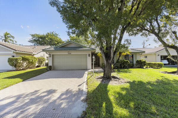 Property Photo:  7974 Cloverfield Circle  FL 33433 
