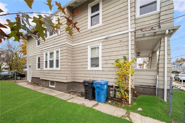 Property Photo:  36 Blackamore Avenue  RI 02910 
