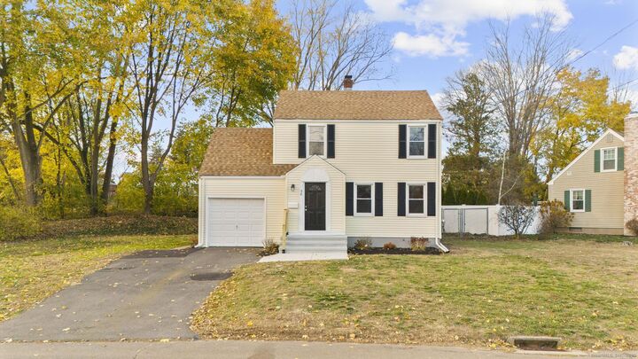 52 William Street  North Haven CT 06473 photo