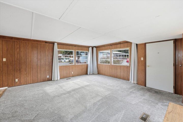 Property Photo: 3231 W Boone #422 Ave #422 WA 99201