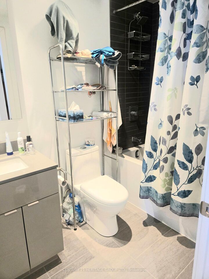 Property Photo: 7 Grenville Street 5507 ON M4Y 0E9