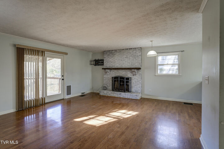 Property Photo:  128 Pierce Lane  TN 37604 