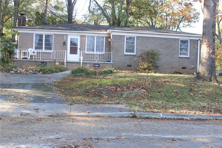 Property Photo:  1000 Sullivan Street  SC 29624 