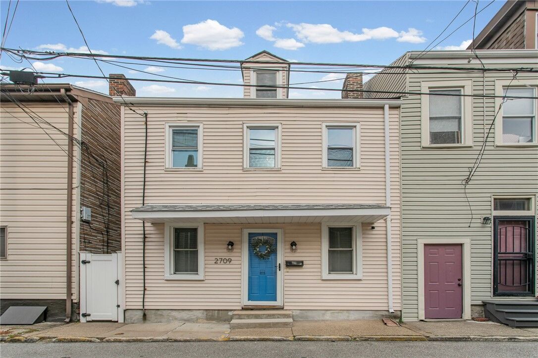 Property Photo: 2709 Larkins Way PA 15203