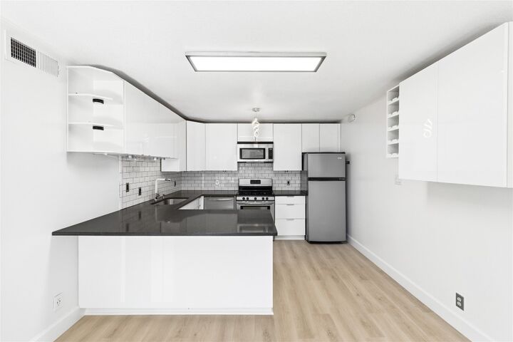 Property Photo:  1304 Summit Street 102  TX 78741 