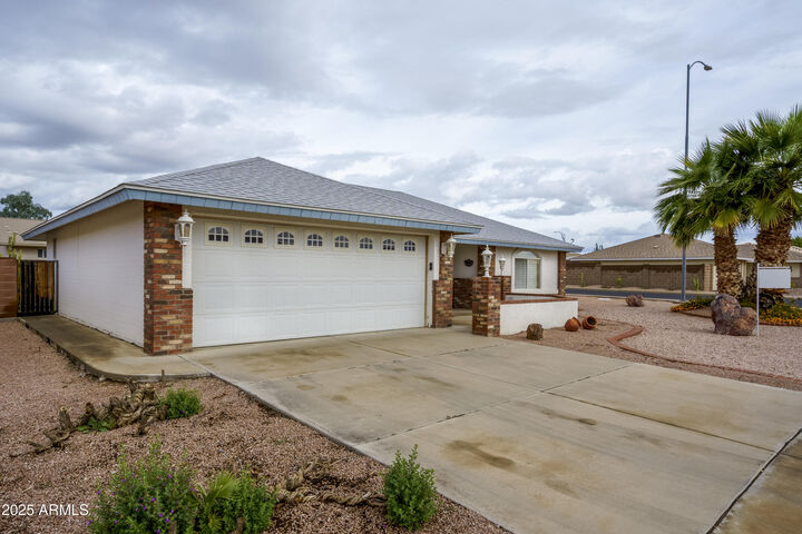 Property Photo: 7744 E Navarro Avenue E AZ 85209