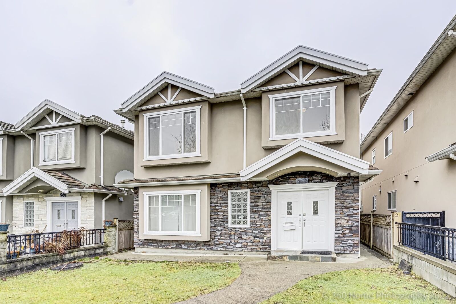 Property Photo: 2529 Franklin Street BC V5K 1X5