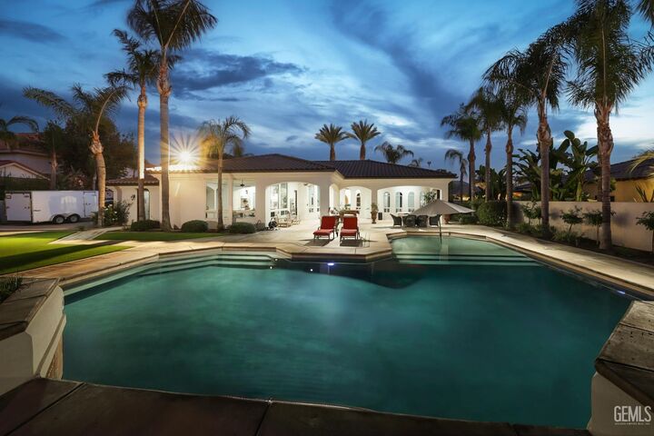 Property Photo:  14942 Championship Way  CA 93314 