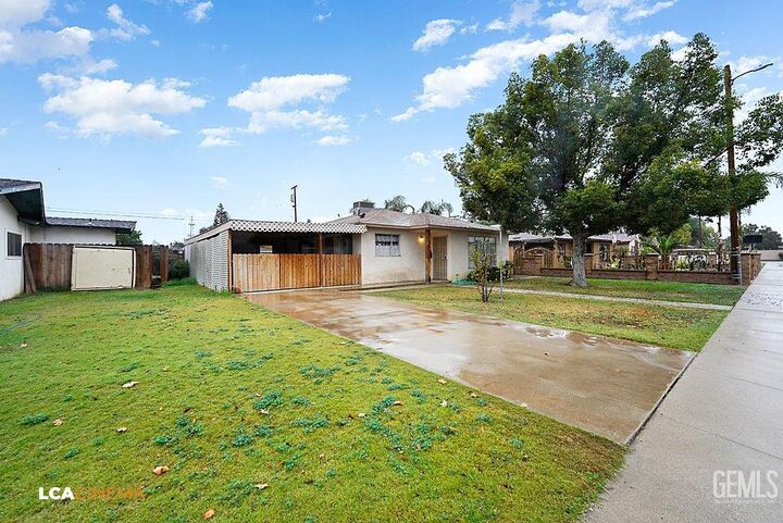 Property Photo:  559 Olive Street  CA 93263 