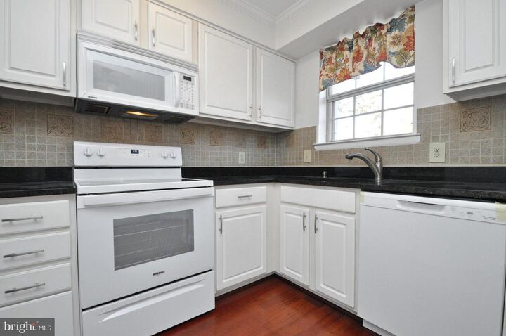 Property Photo: 2665 S Walter Reed Drive B VA 22206