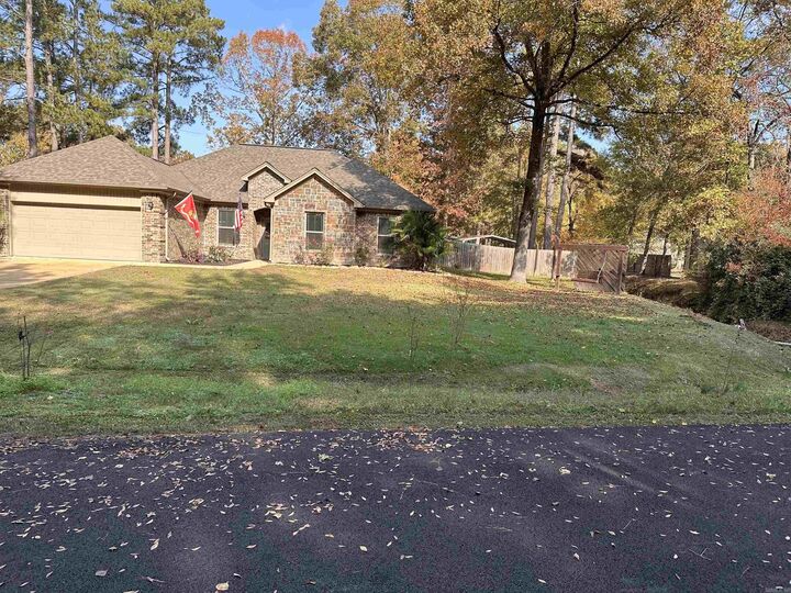 Property Photo: 624 Royal Oak Drive AR 71730