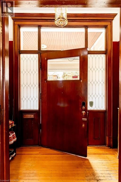 Property Photo:  34 Holton Street South  ON L8M 2L2 