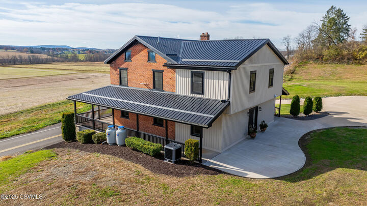 Property Photo:  717 Fowlersville Road  PA 18603 