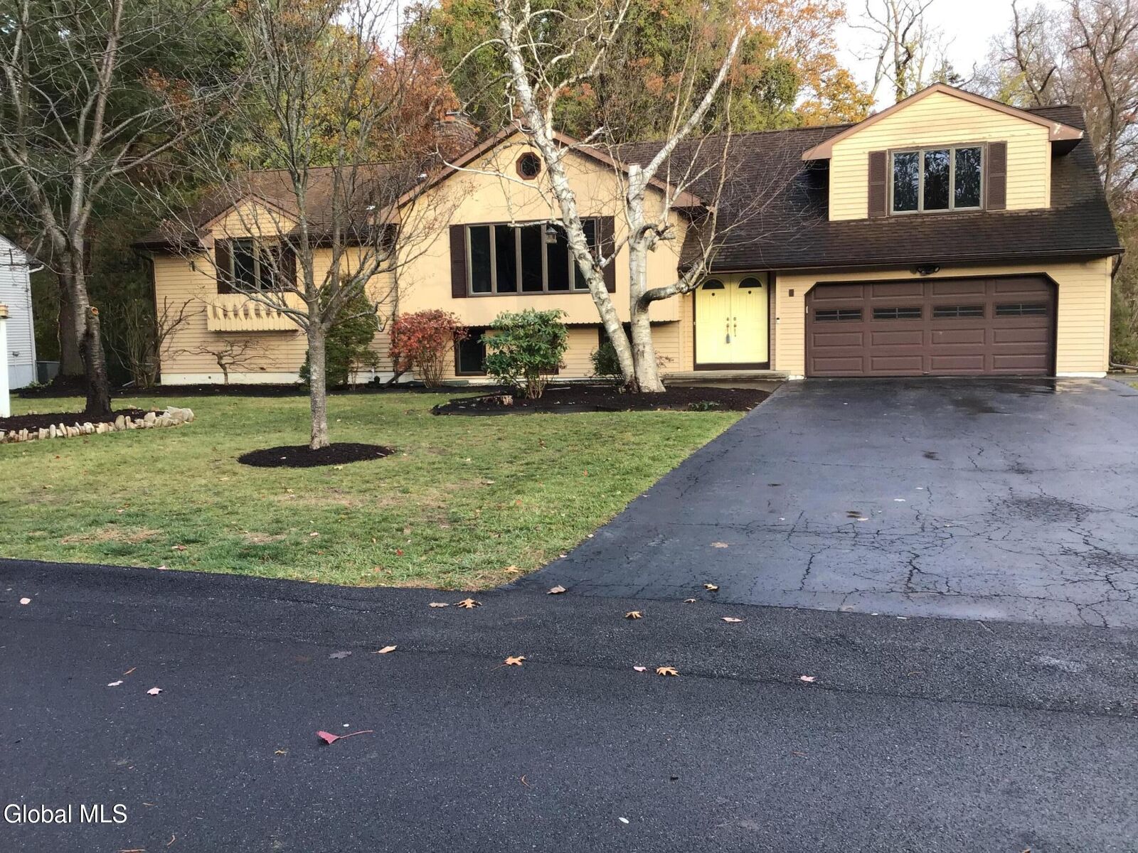 Property Photo:  9 Laurel Drive  NY 12211 