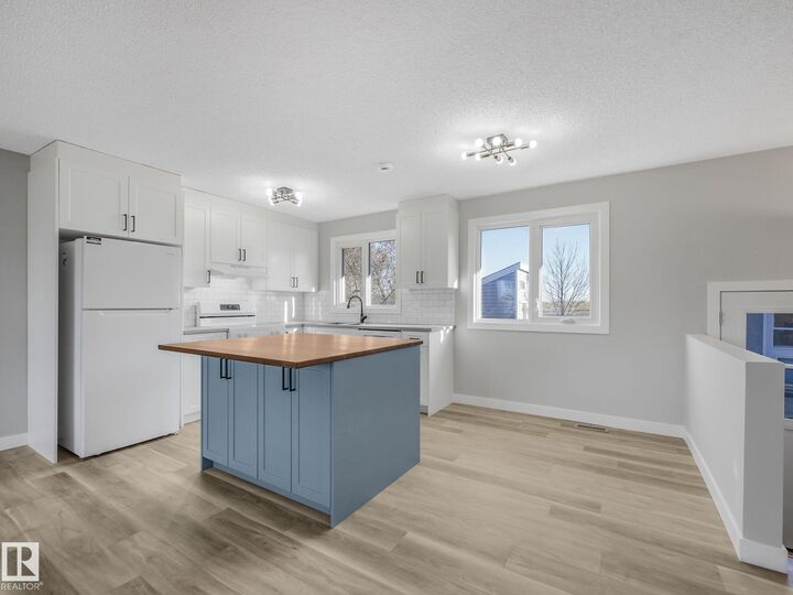 8905 92 Avenue  Fort Saskatchewan AB T8L 1A3 photo