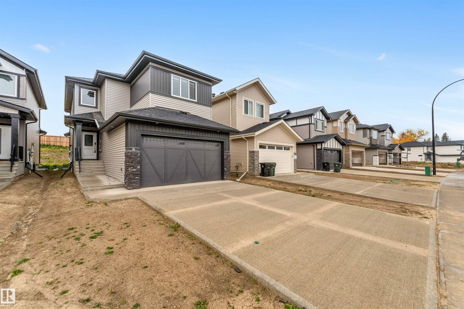Property Photo:  60 Hemingway Crescent  AB T7X 2L6 