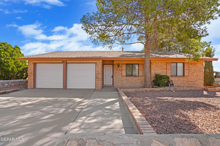 1628 Gene Torres Drive  El Paso TX 79936 photo