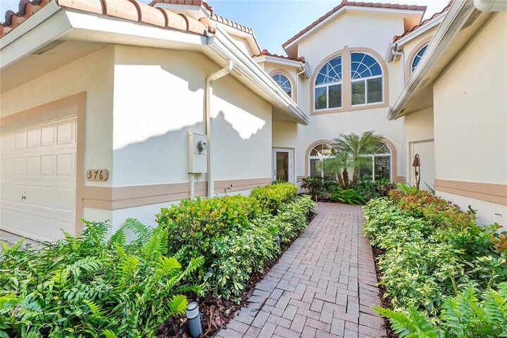 Property Photo:  576 W Palm Aire Drive 576  FL 33069 