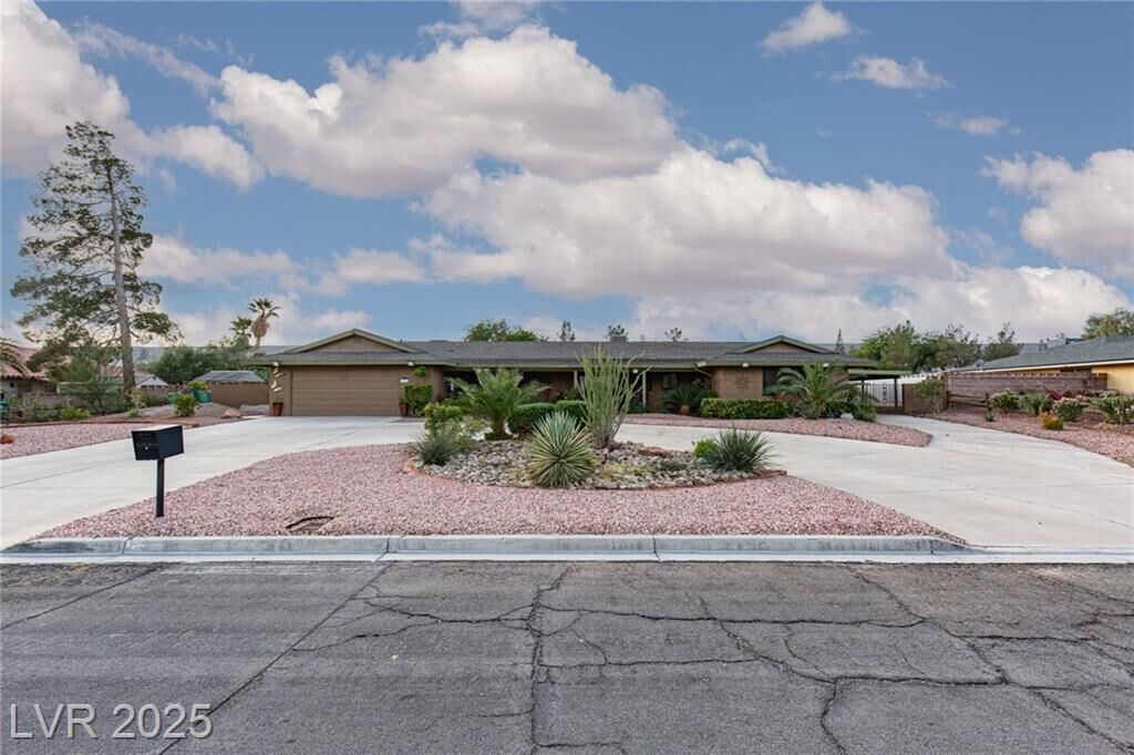 Property Photo: 3371 West Mardon Avenue NV 89139