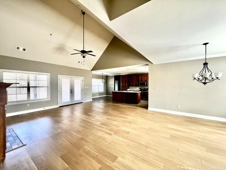 Property Photo:  29 Lenox Lane  MS 39702 