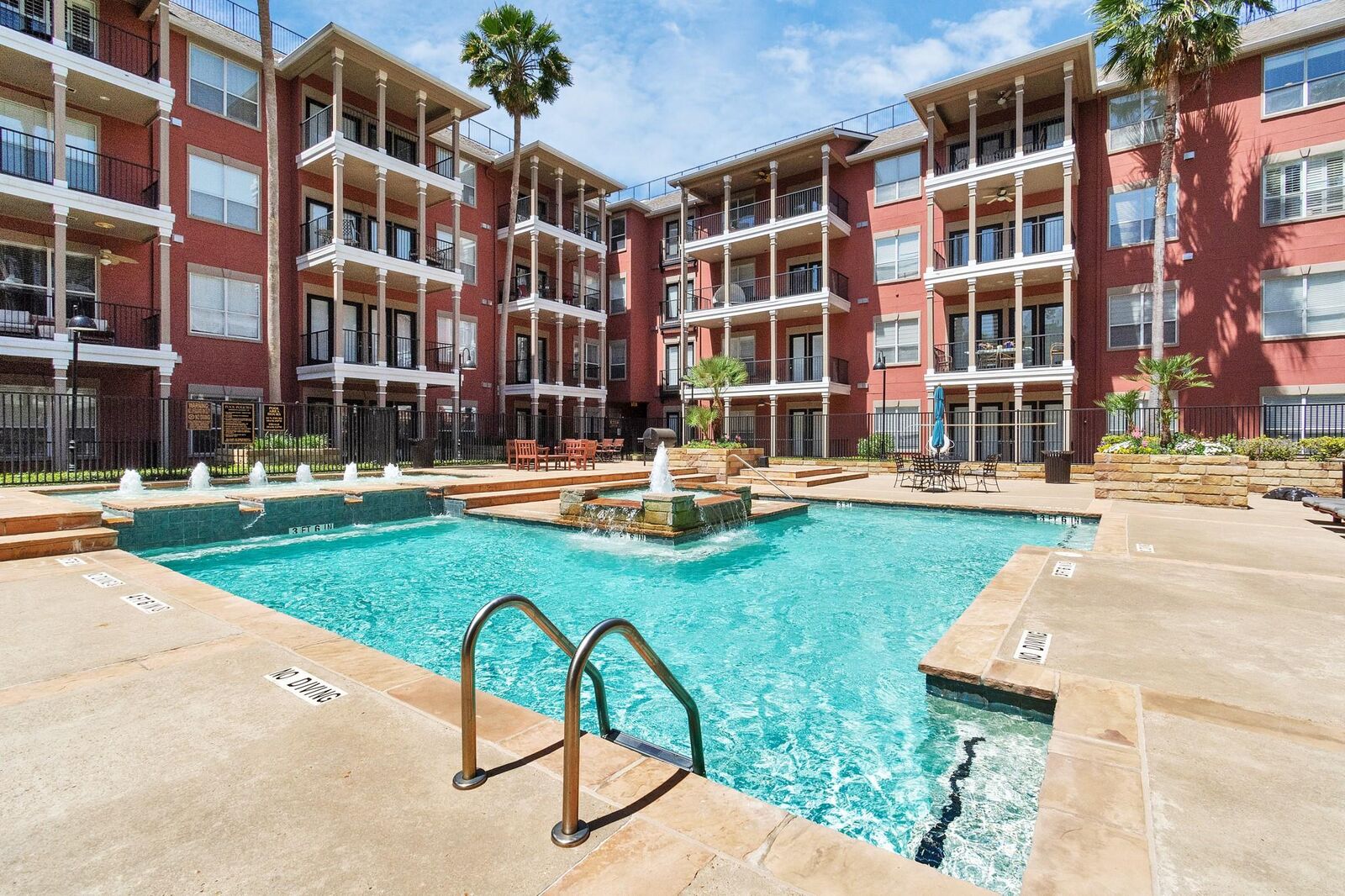 Property Photo: 2400 McCue Road 113 TX 77056