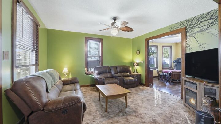 Property Photo:  406 Perry Avenue  IN 46808-3358 
