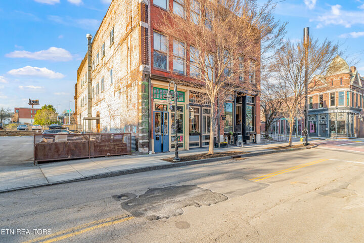 Property Photo:  105 W Jackson Ave 11  TN 37902 