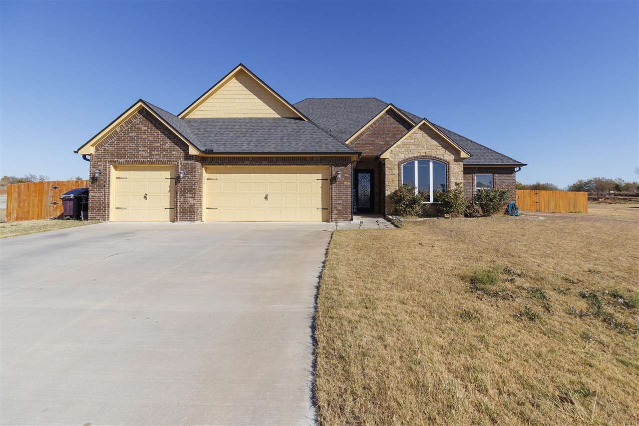 Property Photo: 14068 NE Prairie Hill Cir OK 73538