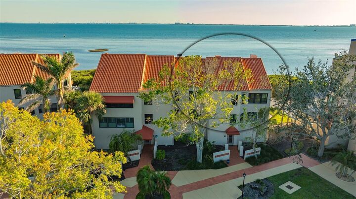 Property Photo:  4535 Bay Club Drive  FL 34210 