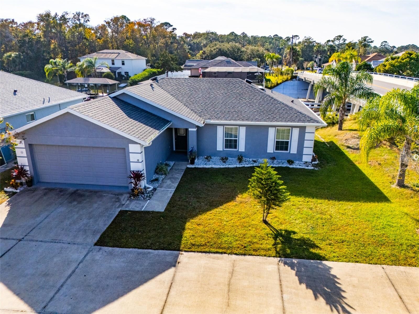 Property Photo: 38 Colechester Lane FL 32137