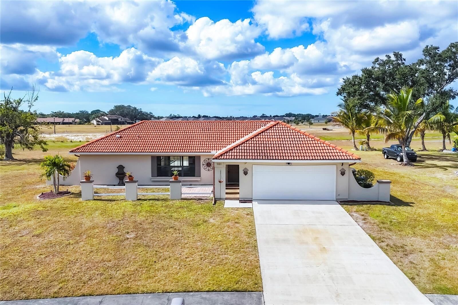Property Photo:  5121 Richmond Terrace  FL 34287 