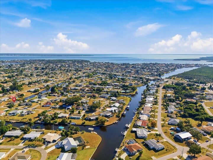 Property Photo:  119 Easton Drive NW  FL 33952 