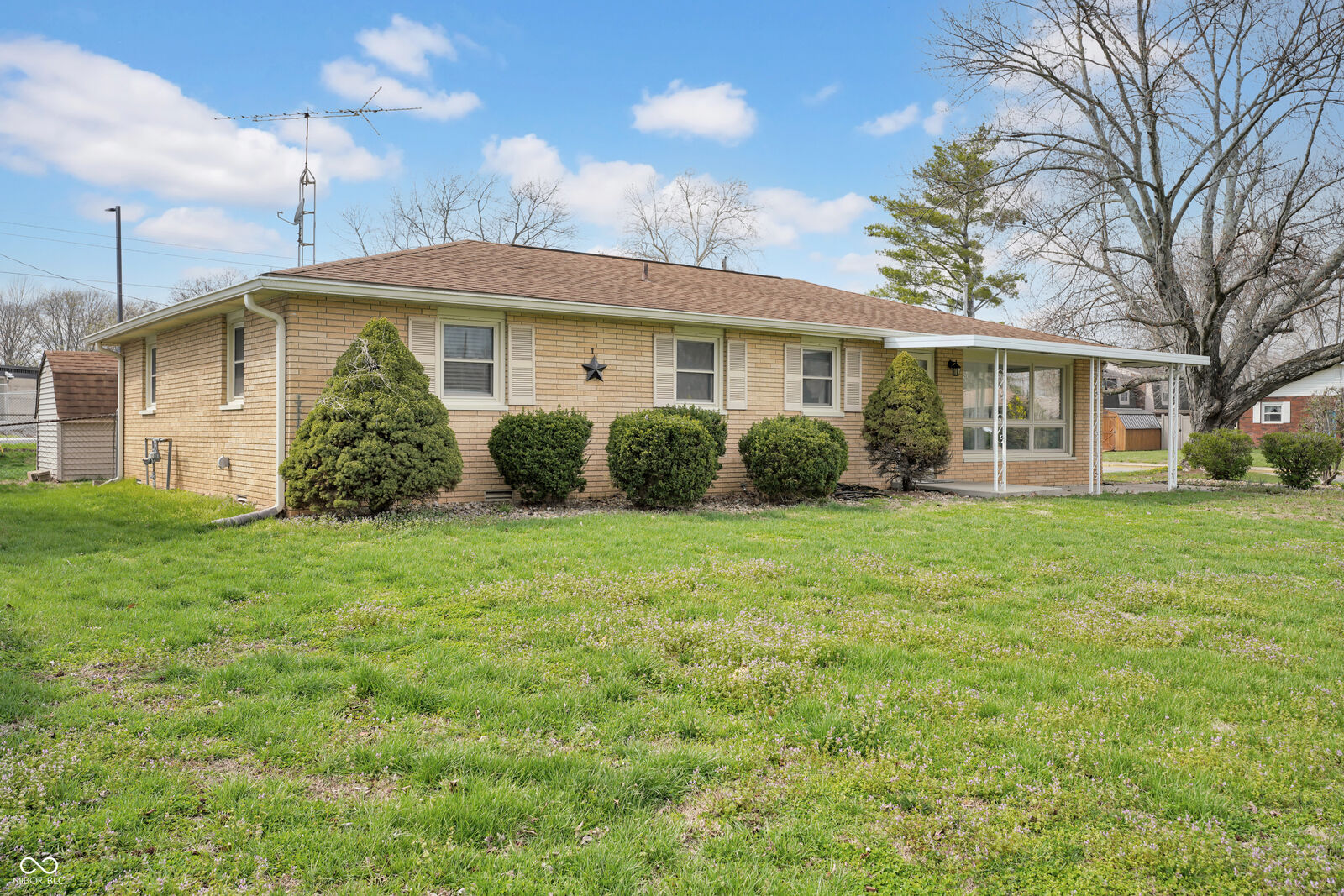 Property Photo:  2132 Timbercrest Drive  IN 47203 