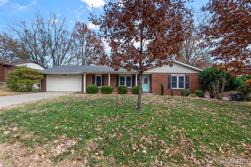 Property Photo:  2020 Cambridge Drive  MO 63701 
