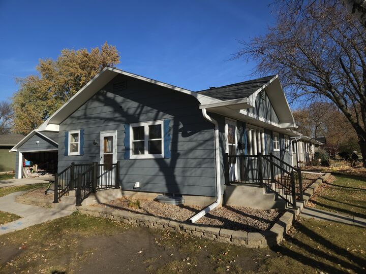 Property Photo:  503 E Bank St  WI 54935 